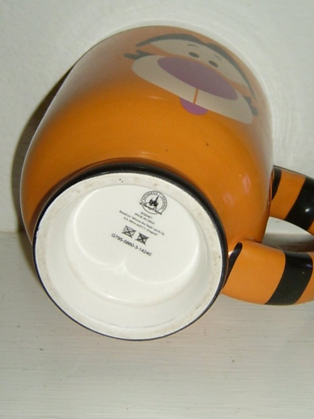 Tigger Disney Parks Rare Discontinued Large Ceramic Mug, NWOT - Picture 5 of 5